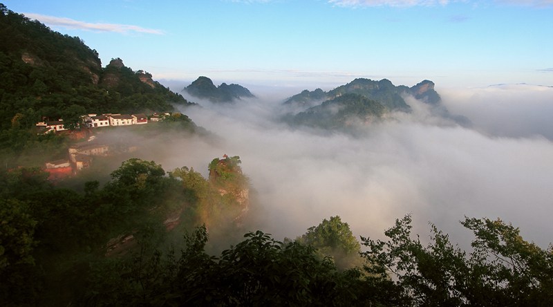 仙居（作者：胡宏坤；拍摄地址：休宁县齐云山镇齐云山村；联系电话：18955966555；联系地址：休宁县工商局）.jpg